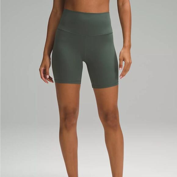 SALE - NWT Lululemoon Alig High Rise Short 6" - Picture 1 of 8